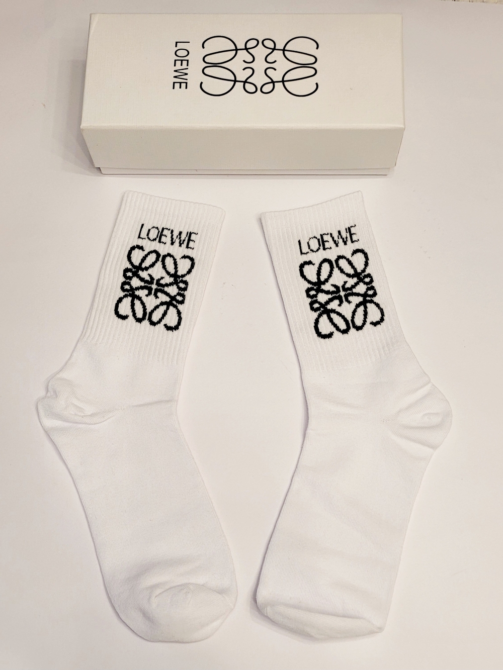 🧦Loewe ✨️White Crew Socks✨️